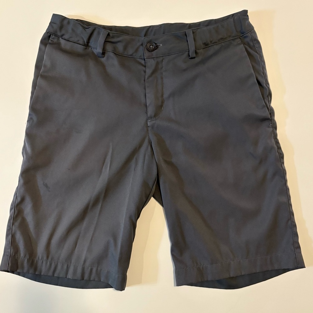 Nike Boys Golf Shorts. Gray Boys M